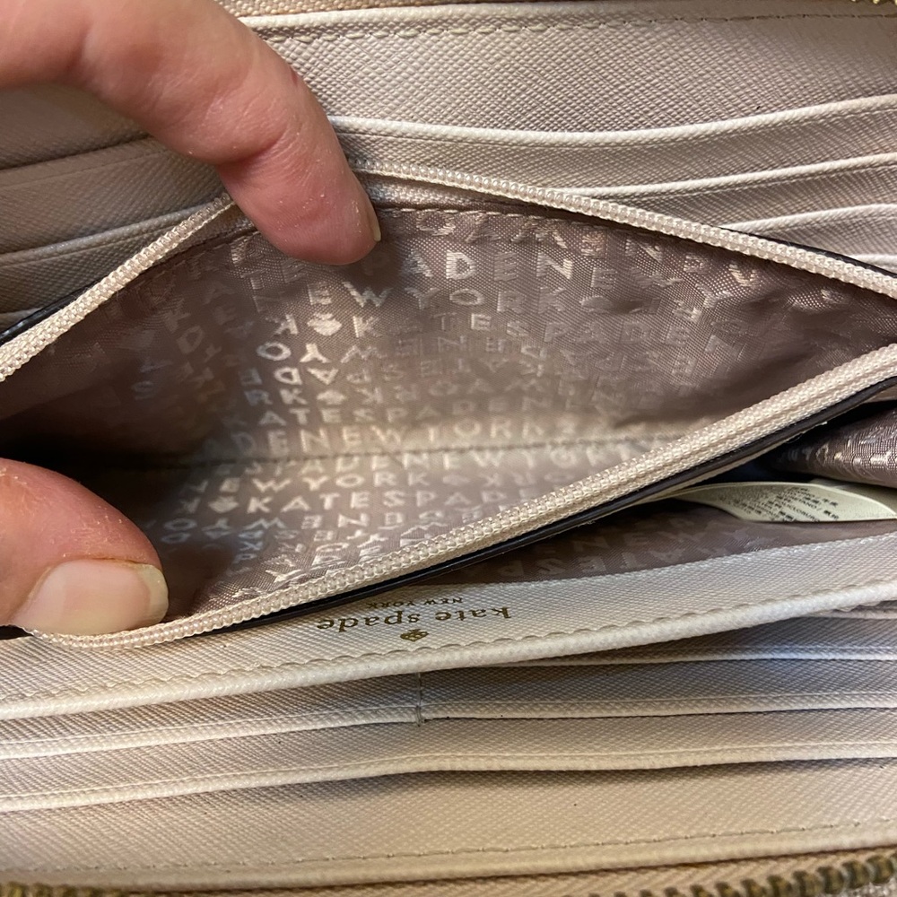 Kate Spade off White Leather Wallet - Picture 10 of 10